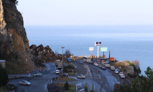 Zonguldak - İstanbul Karayolu'nda heyelan