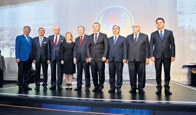 Cumhuriyet tarihinin dokuz eğitim bakanı aynı toplantıda!