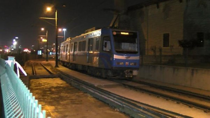 Topkapı'da tramvay raydan çıktı