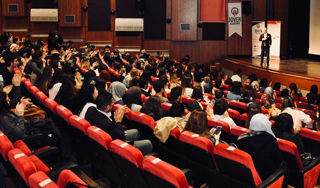 Kocaeli kişisel gelişim zirvesinde 750 kişi buluştu