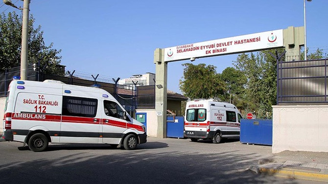 Diyarbakır'daki patlamada şehit sayısı 3 oldu