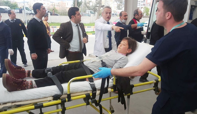 Aydın'da çok sayıda öğrenci yemekten zehirlendi