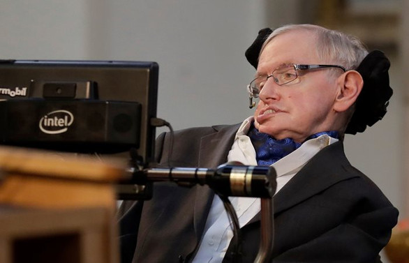 Stephen Hawking hayatını kaybetti