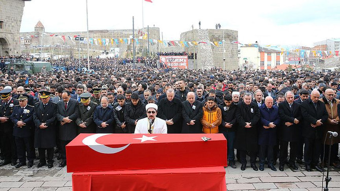 Afrin şehidine veda