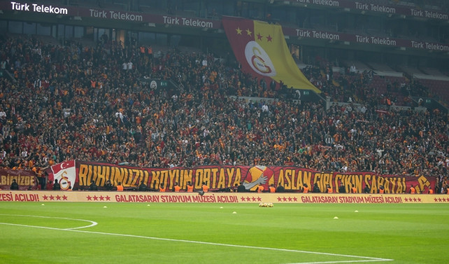 Galatasaray'a derbi öncesi taraftar desteği