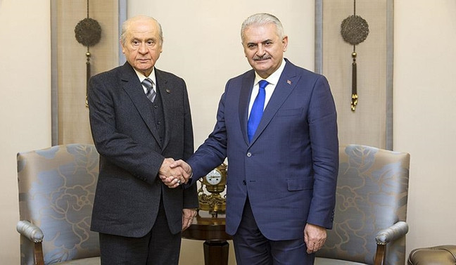 Başbakan Yıldırım'dan Bahçeli'ye tebrik telefonu