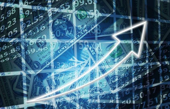 Dolar, ilk kez 4 lirayı aştı!