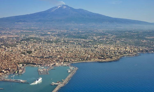 Etna Yanardağı denize doğru kayıyor