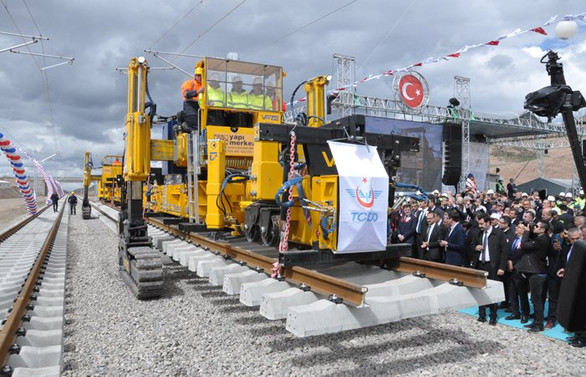 Sivas-İstanbul arası 5.5 saate iniyor