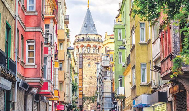 Galata’da Art Nouveau mimarinin izinde bir gün