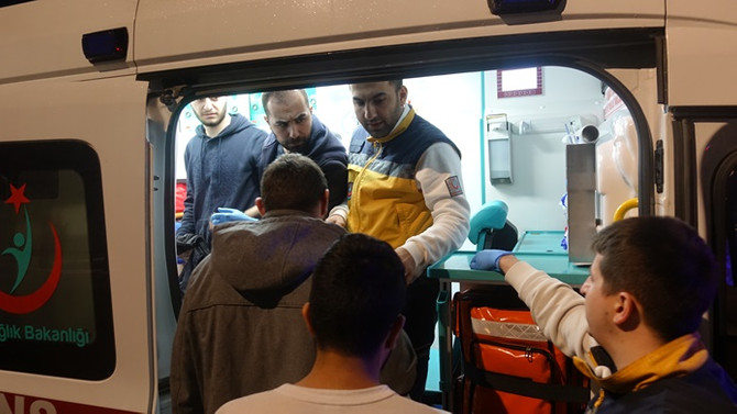 150 öğrenci zehirlendiği iddiasıyla hastaneye kaldırıldı