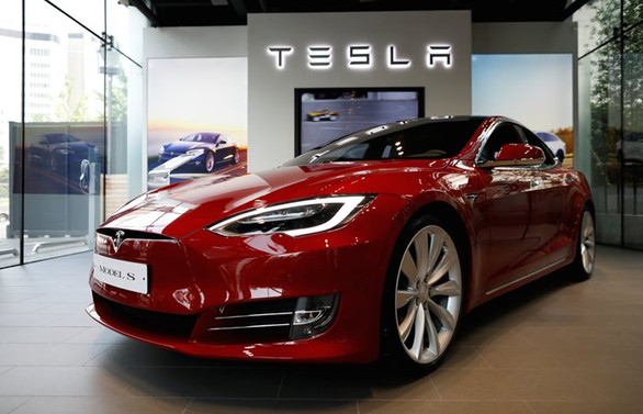 Tesla 123 bin aracını geri çağırıyor