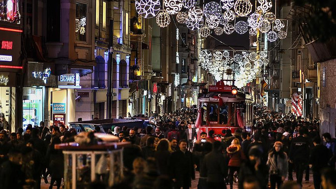 İki ayda üç milyon turist geldi