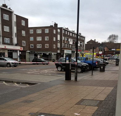 Londra'da bir binada patlama meydana geldi