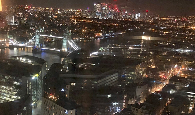 Sana bir gökdelenden de baktım güzel Londra…