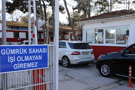 Sınırda PolNet arızası: Giriş-çıkışlar durdu