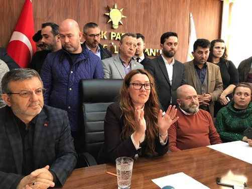 AK Parti'nin tek kadın il başkanı istifa etti
