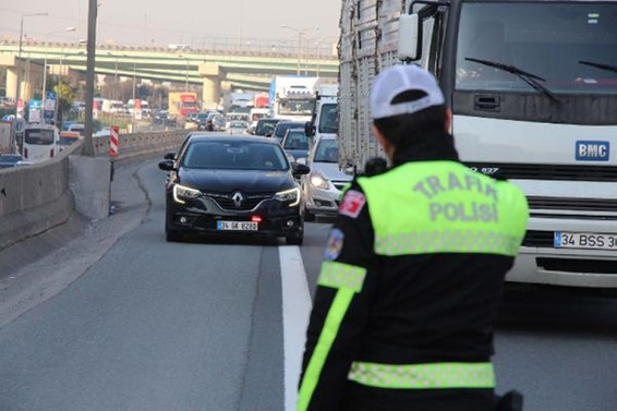 Usulsüz çakar takanlara ceza kesildi