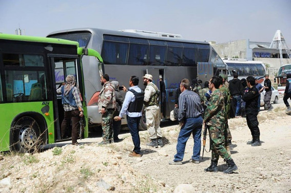 Binlerce muhalif, Doğu Guta'dan ayrıldı