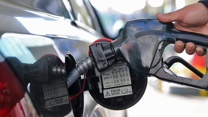 Motorinin litresine 17 kuruş zam yapıldı