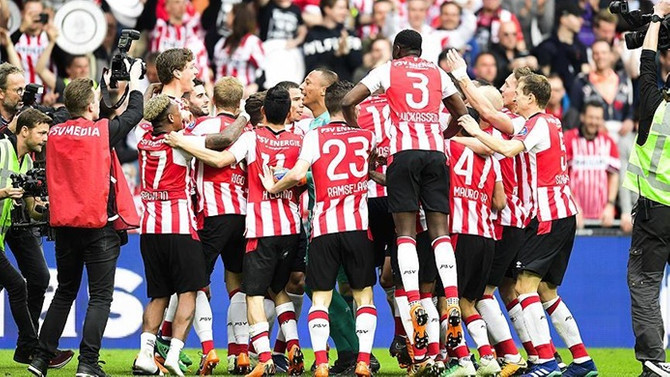Hollanda'da şampiyon PSV