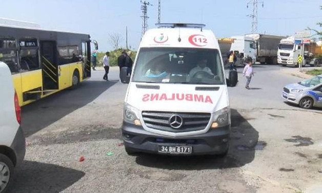 Hafriyat kamyonu İETT otobüsüne çarptı: 6 yaralı