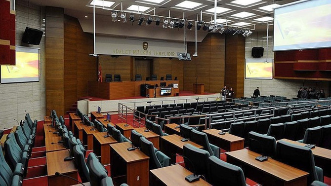 FETÖ davasında iş adamları kefaletle tahliye edildi