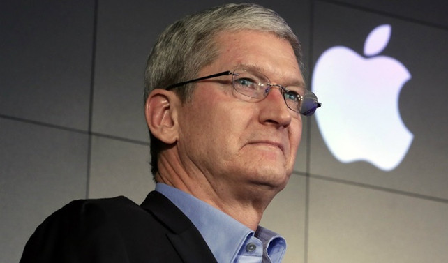 Trump, Apple CEO'su Cook ile ticareti görüştü