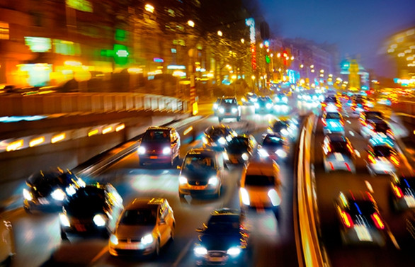 Otomobil satışları artarken, hafif ticaride daralma devam ediyor