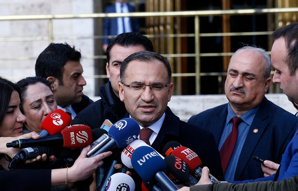 Bozdağ: CHP, muhafazakar birini kurtuluş olarak görüyor