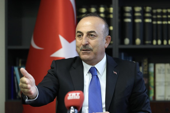 Çavuşoğlu: Yol haritası uygulanırsa, YPG Menbiç'ten çekilecek