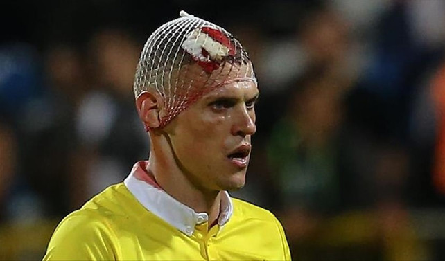 Fenerbahçe'de Skrtel'in başına 10 dikiş atıldı