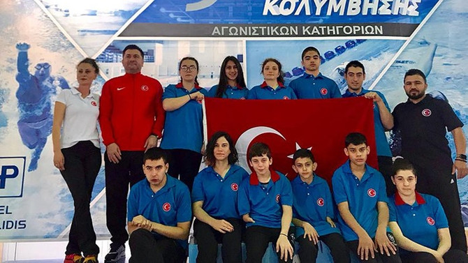 Paralimpik yüzücülerden 55 madalya