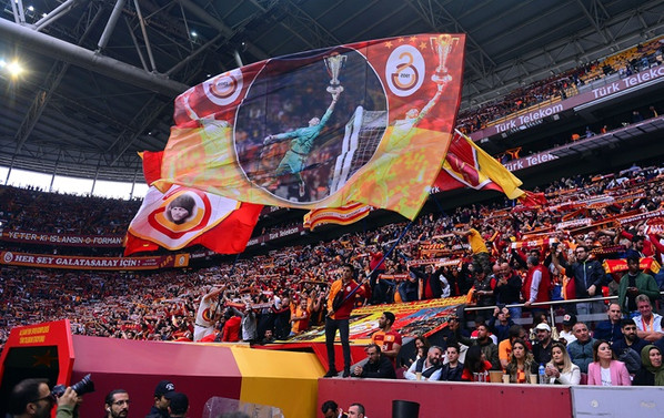 Derbide sezonun seyirci rekoru kırıldı