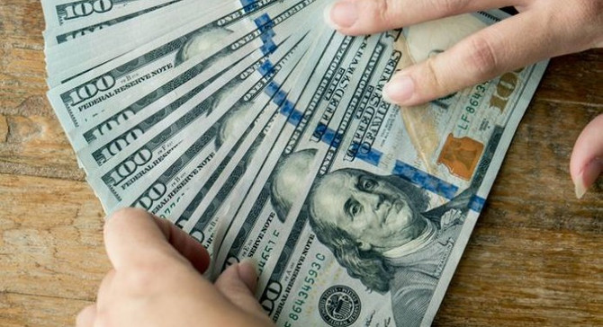 Dolar yukarı yönlü açıldı