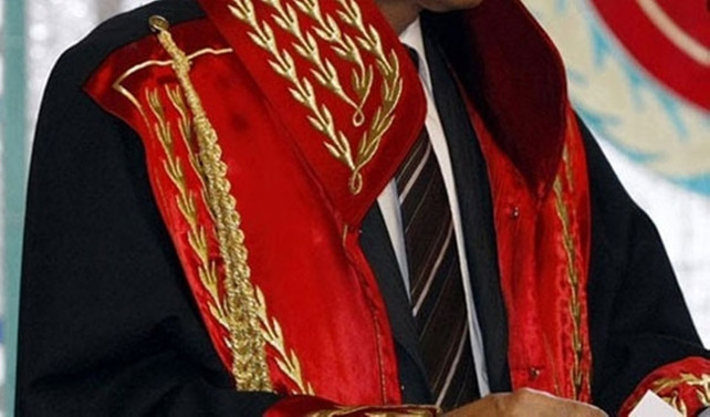 Yaklaşık 4 bin FETÖ'cü hakim savcı meslekten ihraç edildi