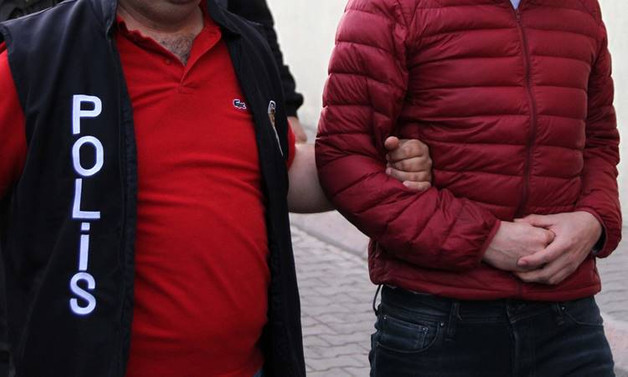 Eski TRT çalışanlarına FETÖ operasyonu