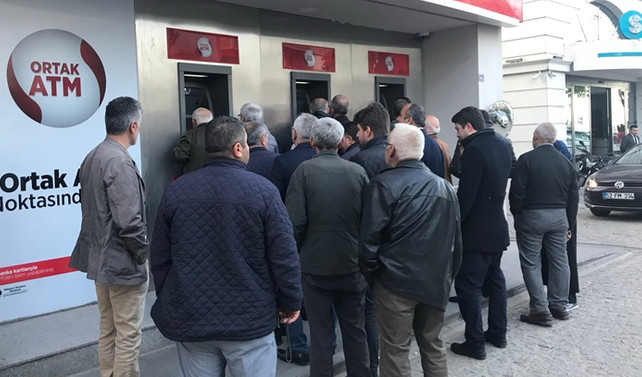 Fındık üreticileri ATM'lere akın etti