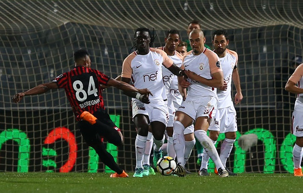 Galatasaray 90+2'de yıkıldı