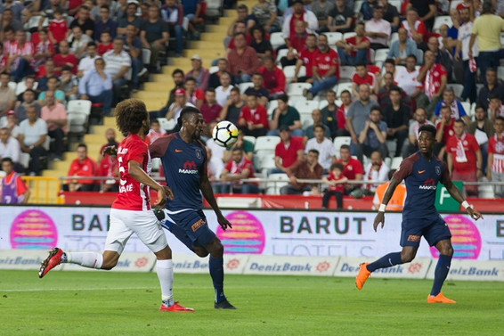 Başakşehir'in zirve inadı sürüyor