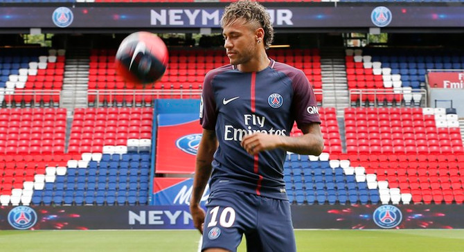 Neymar, PSG'de kalıyor