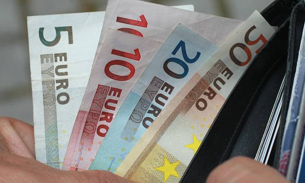 Euro rekor kırdı, dolar yükselişte