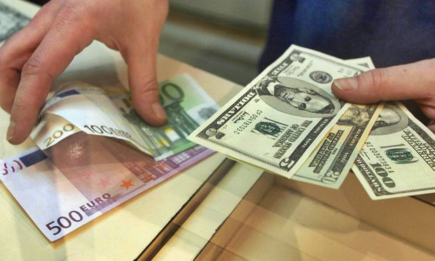 Dolar ve euroda yeni rekor