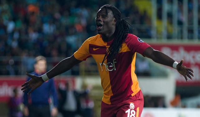 Gomis tarihe geçti