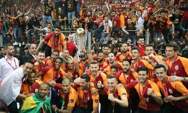 Şampiyon, kupasını aldı