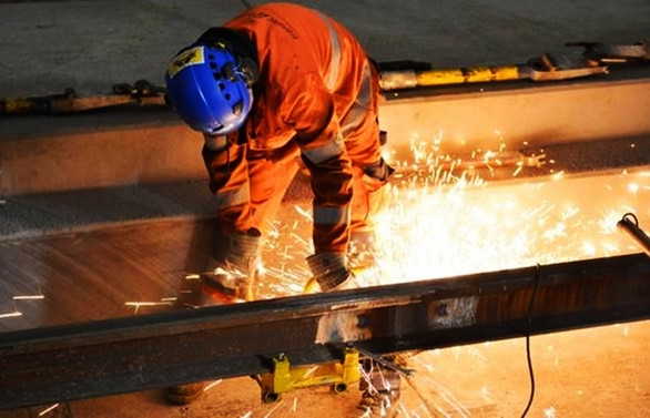 Almanya'da imalat sanayi PMI beklentilerin altında kaldı