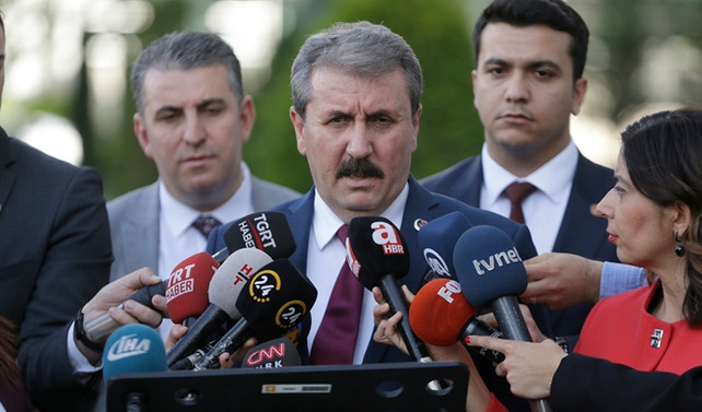 Destici: Çekilme diye bir şey yok