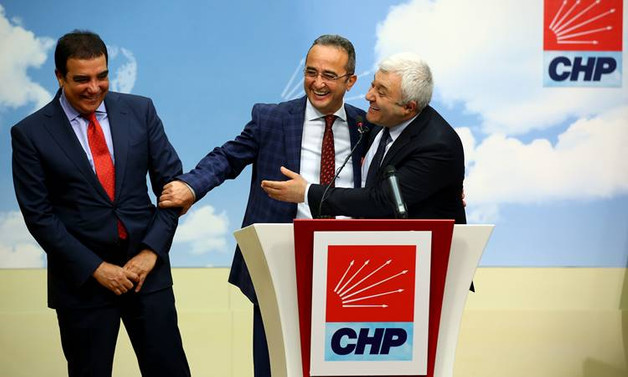 'Yumruklaştılar' iddialarını bir kez daha yalanladılar