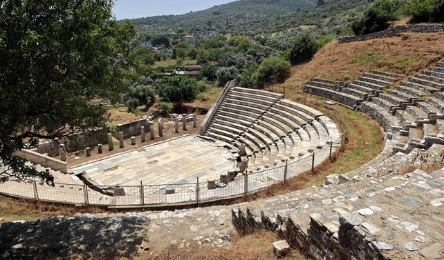 Metropolis ve Milet'te geçmişin peşinde…