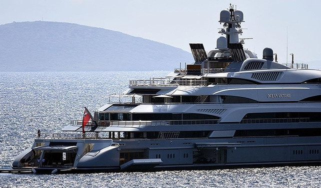 Rus iş adamının mega yatı 518 ton yakıt aldı